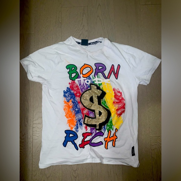 Basic graphic tee! Has rimestones. Streetwear style - Picture 2 of 4